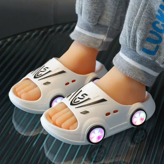 Zapatillas luminosas para niños Coche de dibujos animados interior de verano